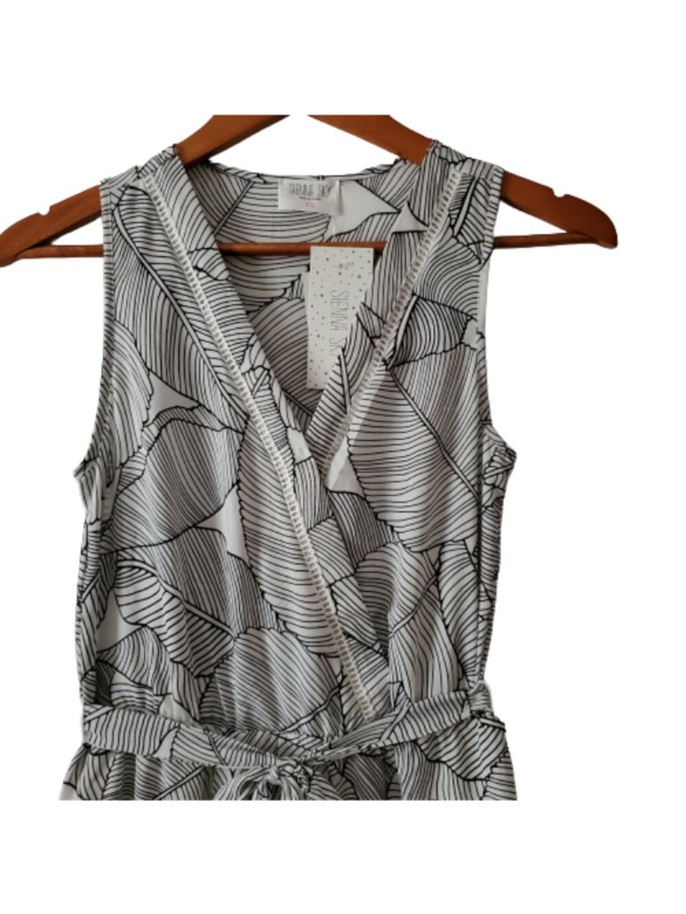 Sienna Sky Women's Leaf Print Surplice Ruffled Short Dress Size X-Small NWT - Picture 4 of 15